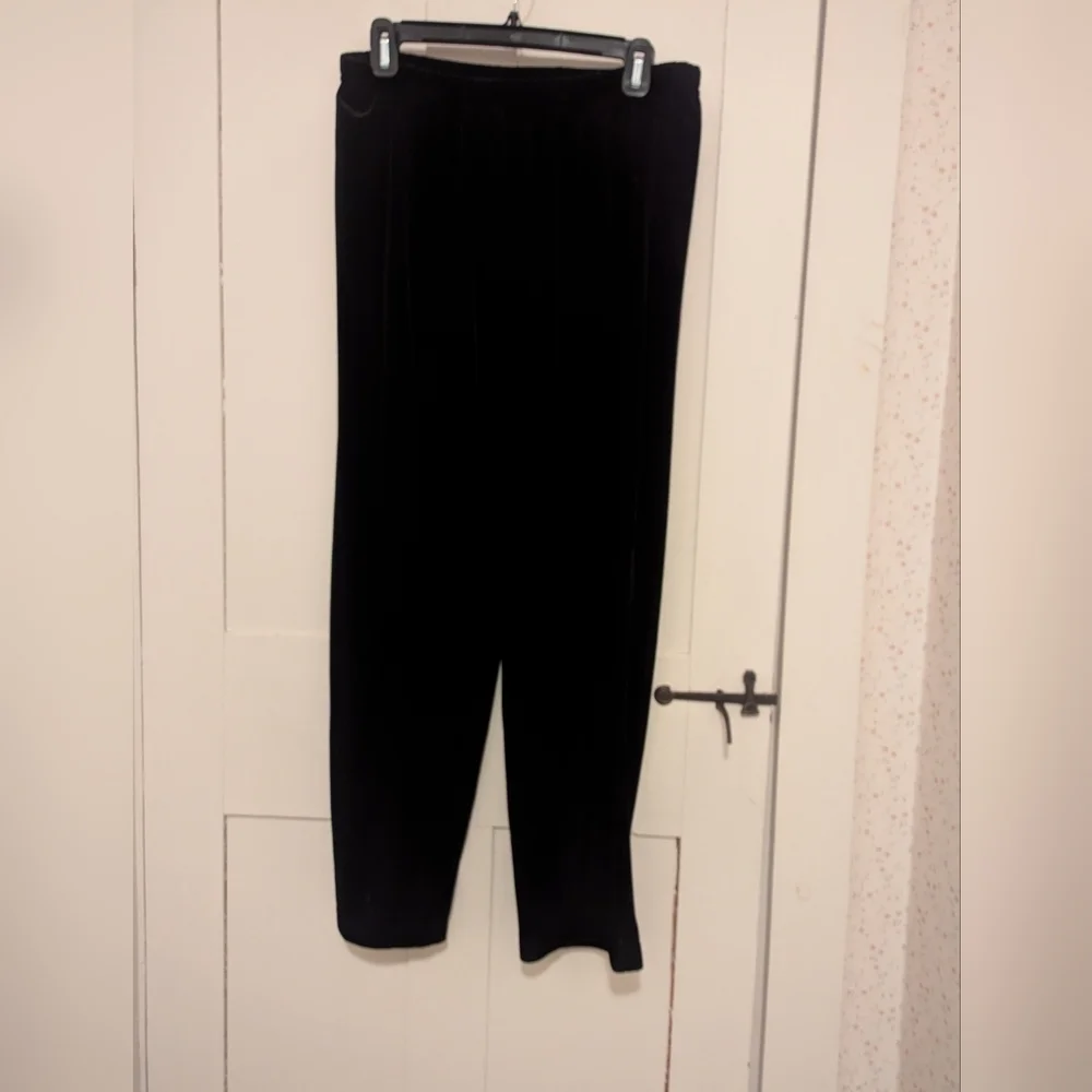 🖤 Sheri Martin Black Velvet pants elastic waist 14 petite comfortable stretch